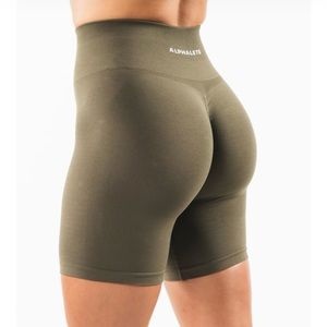 Women’s Small ALPHALETE AMPLIFY 6.5” Seamless Scrunch Shorts in Oak NEW